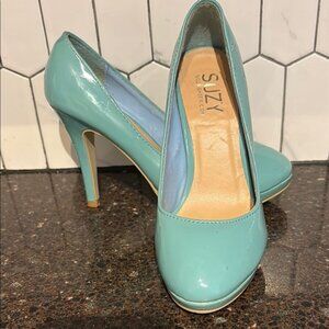 Suzy Shier Womens Blueteal Pumps size 7 heels closed toe